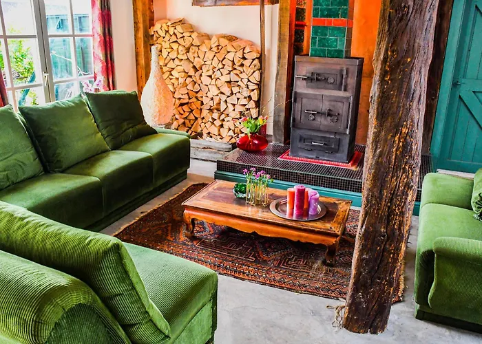 Boho Experience Wellness, Jacuzzi, Sauna, Bbq, Garden, Sleeps 10