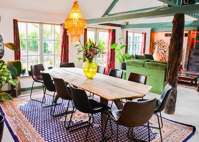 Boho Experience Wellness, Jacuzzi, Sauna, Bbq, Garden, Sleeps 10