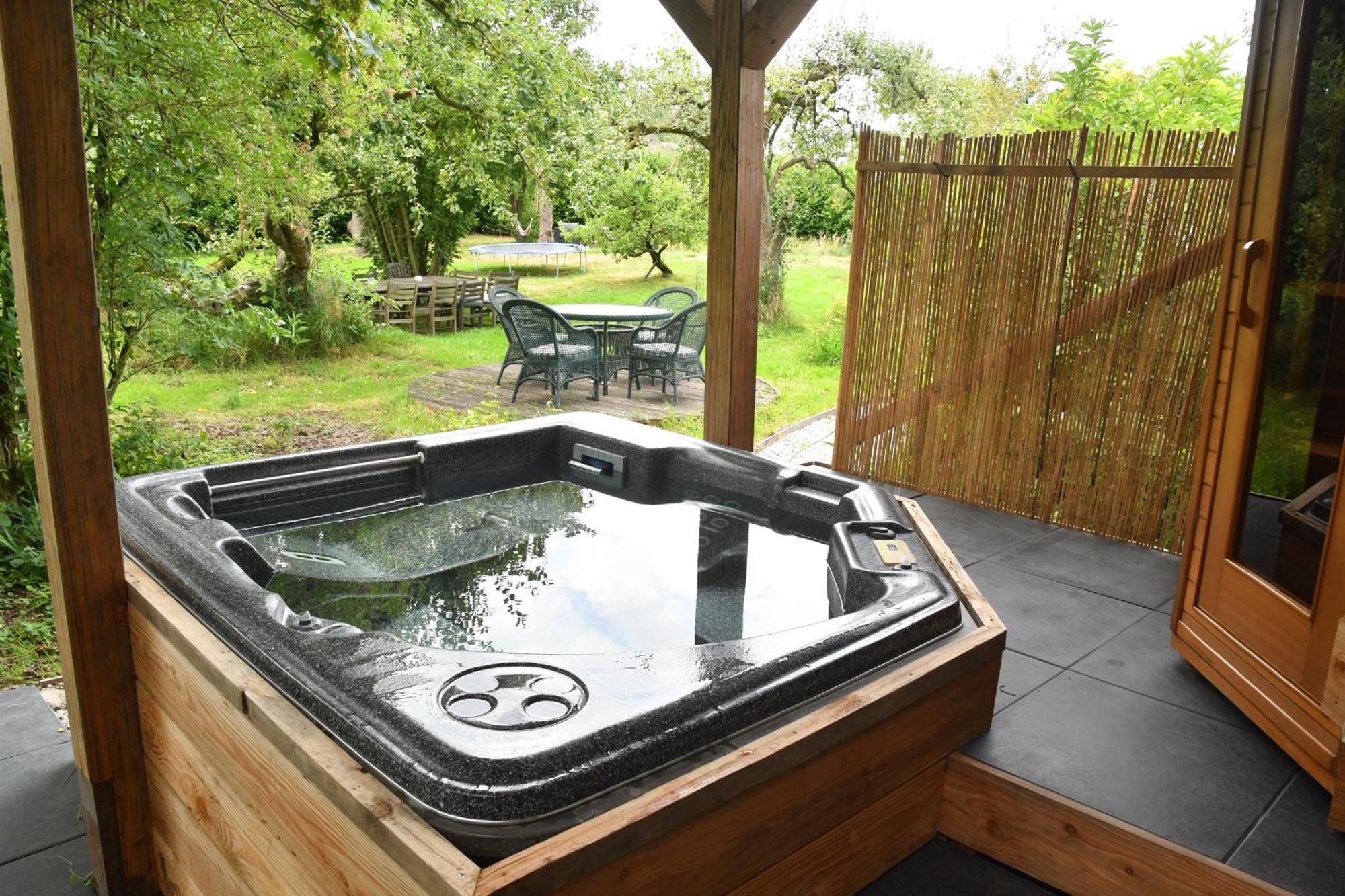 Boho Experience Wellness, Jacuzzi, Sauna, Bbq, Garden, Sleeps 10 Kockengen