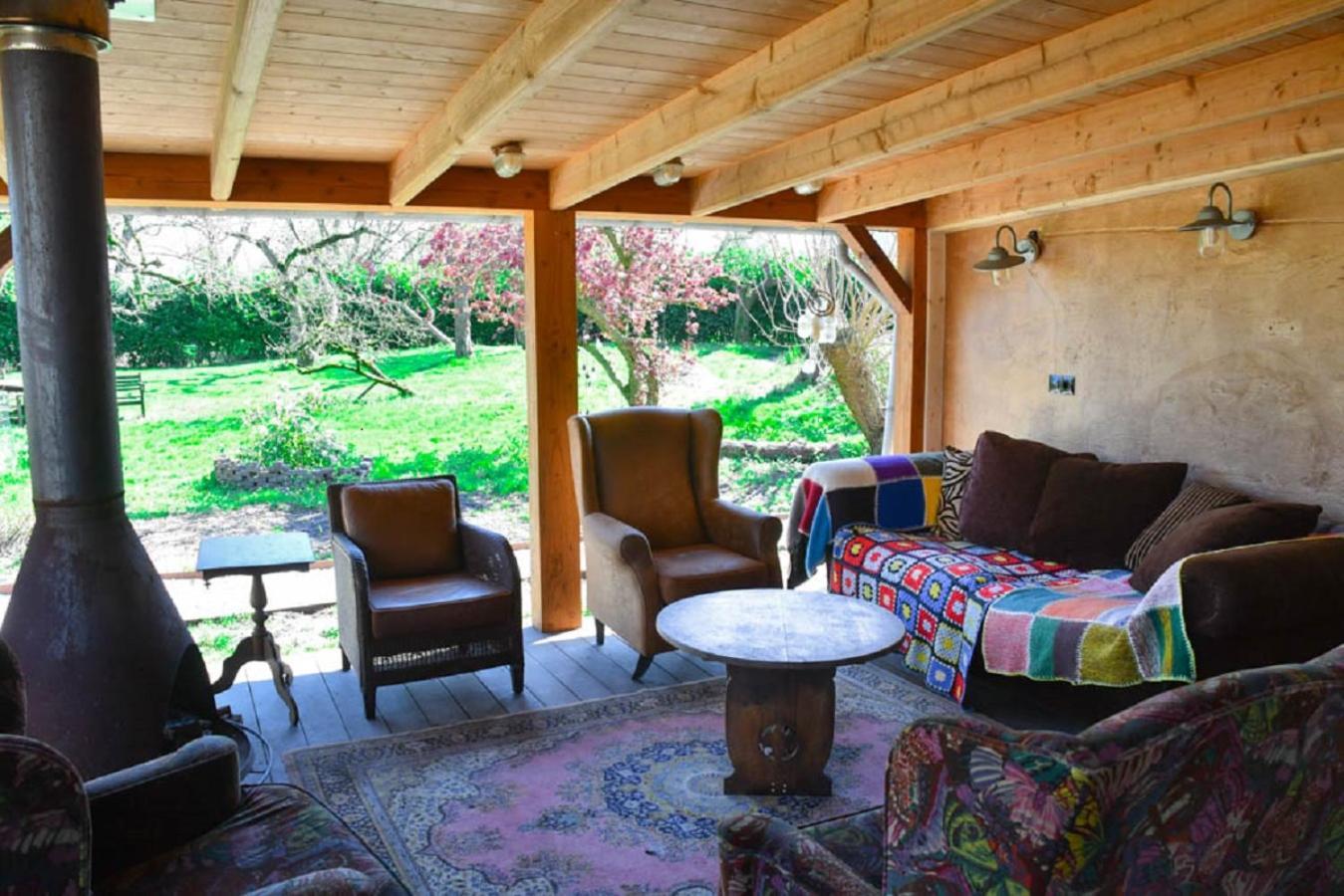 Boho Experience Wellness, Jacuzzi, Sauna, Bbq, Garden, Sleeps 10
